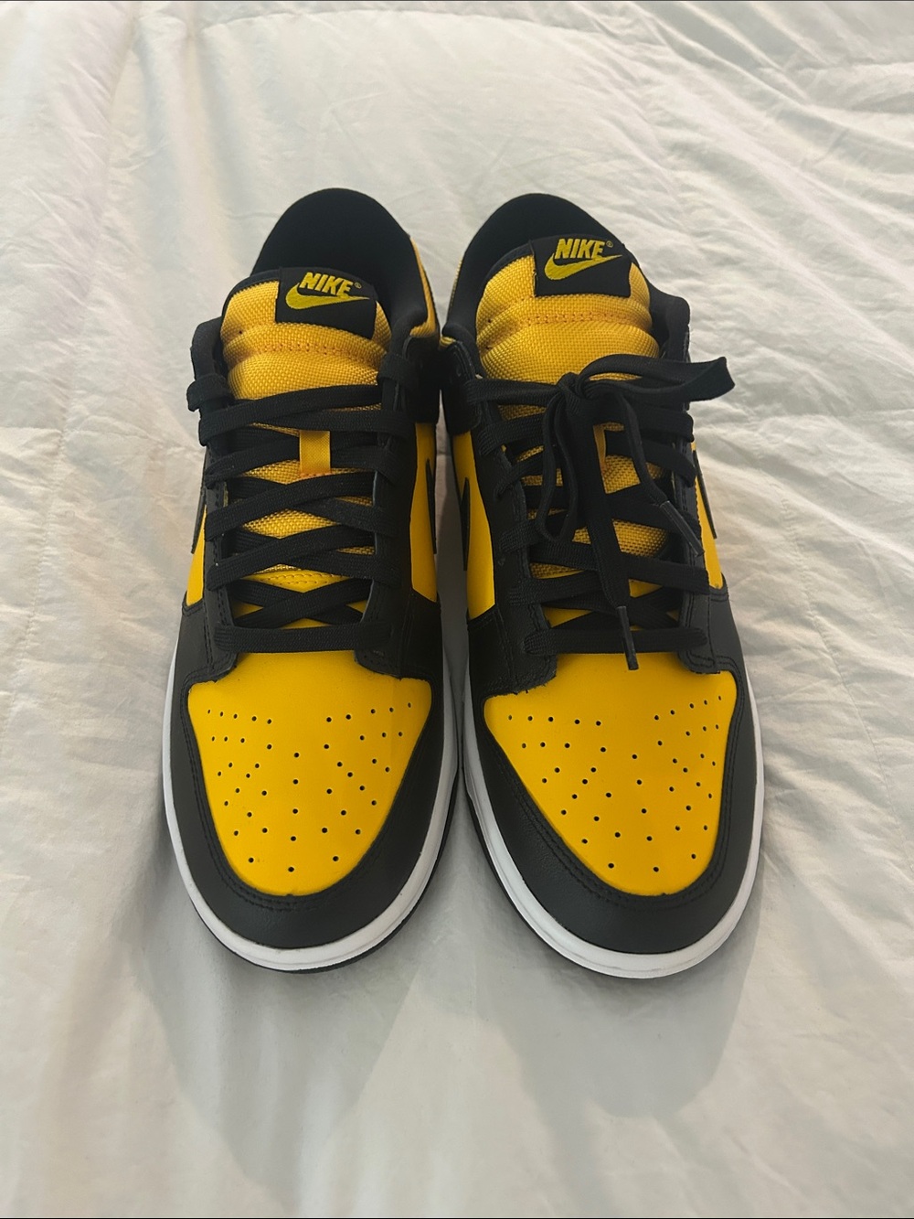 Nike Men’s Black and Yellow Low-Top Sneakers